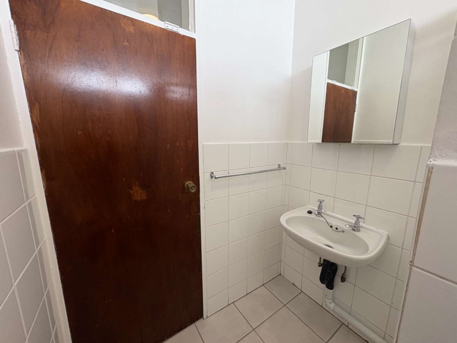 2 Bedroom Property for Sale in Constantia Kloof Gauteng