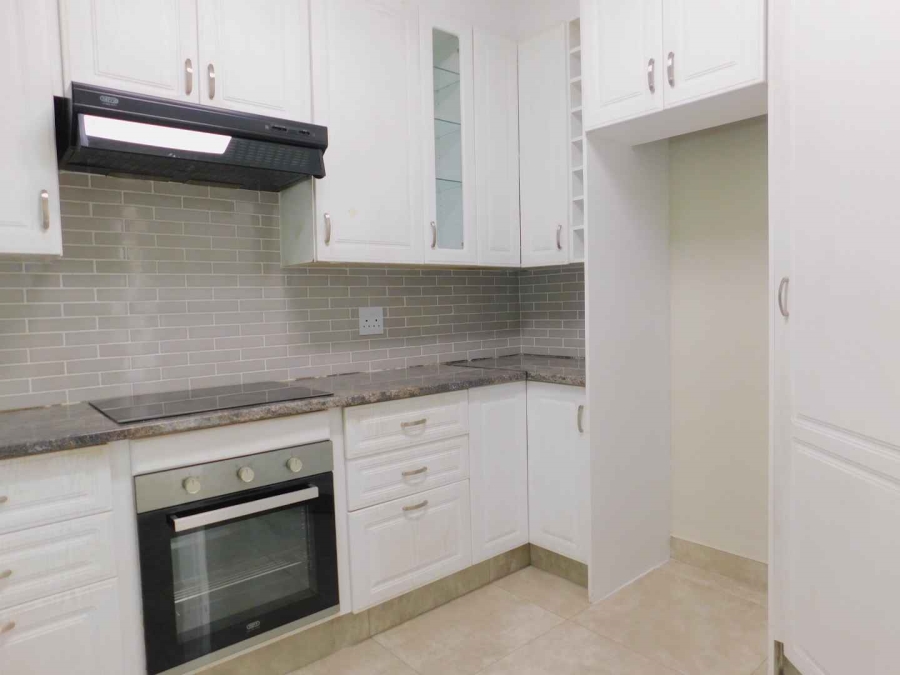 To Let 2 Bedroom Property for Rent in Sandown Gauteng