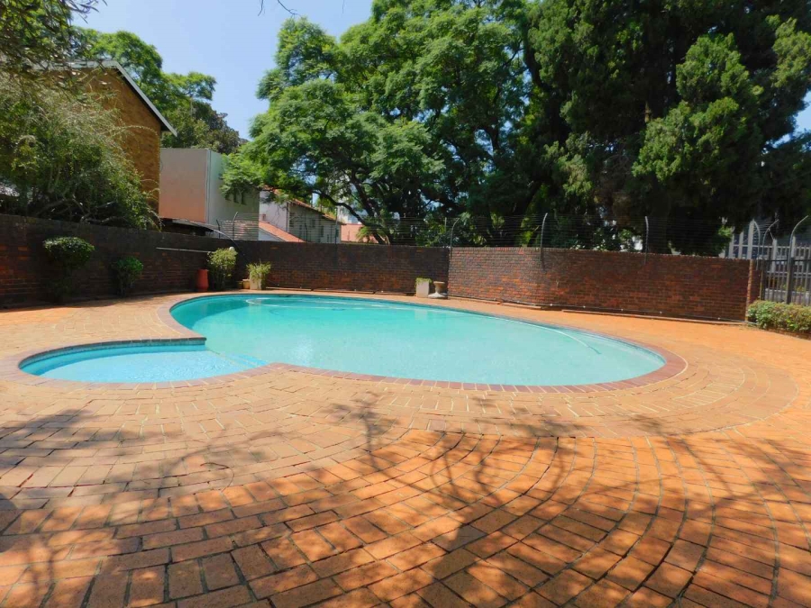 To Let 2 Bedroom Property for Rent in Sandown Gauteng