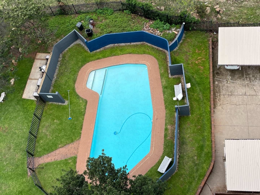 To Let 2 Bedroom Property for Rent in Constantia Kloof Gauteng