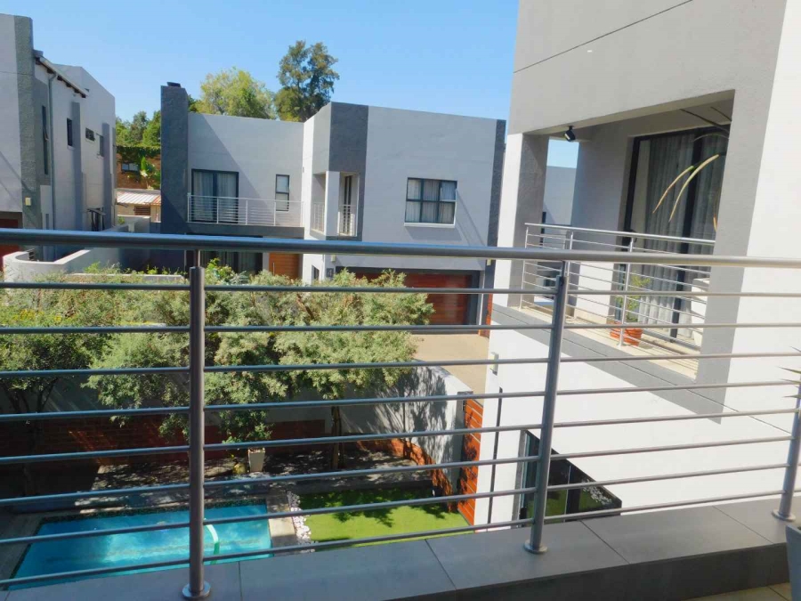 To Let 4 Bedroom Property for Rent in Bryanston Gauteng