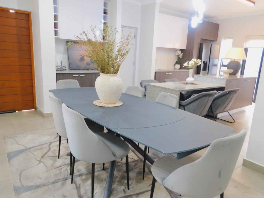 To Let 4 Bedroom Property for Rent in Bryanston Gauteng