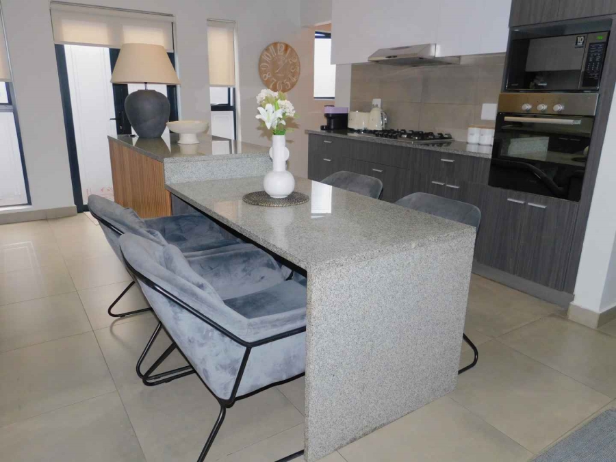 To Let 4 Bedroom Property for Rent in Bryanston Gauteng