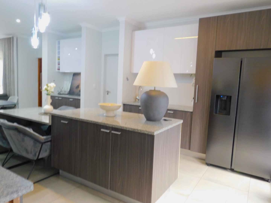 To Let 4 Bedroom Property for Rent in Bryanston Gauteng