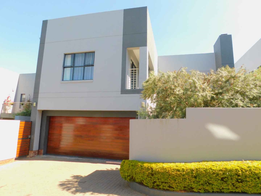 To Let 4 Bedroom Property for Rent in Bryanston Gauteng