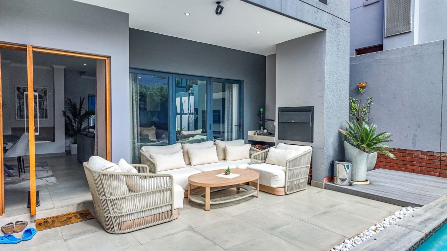 To Let 4 Bedroom Property for Rent in Bryanston Gauteng