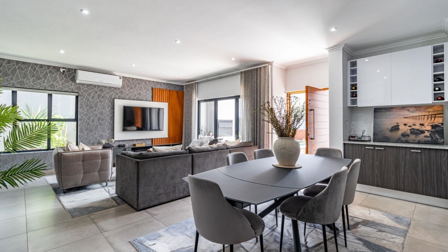 To Let 4 Bedroom Property for Rent in Bryanston Gauteng