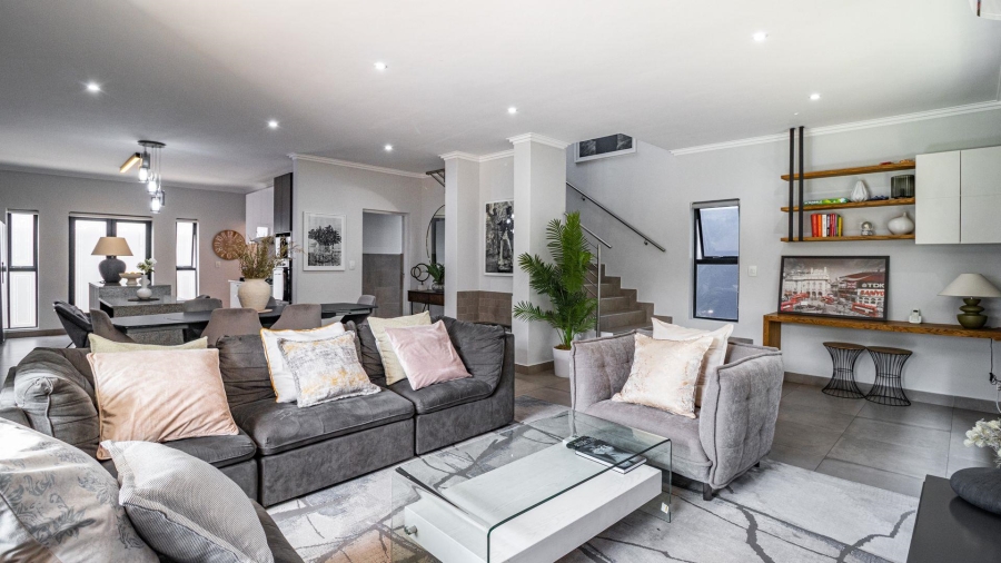 To Let 4 Bedroom Property for Rent in Bryanston Gauteng