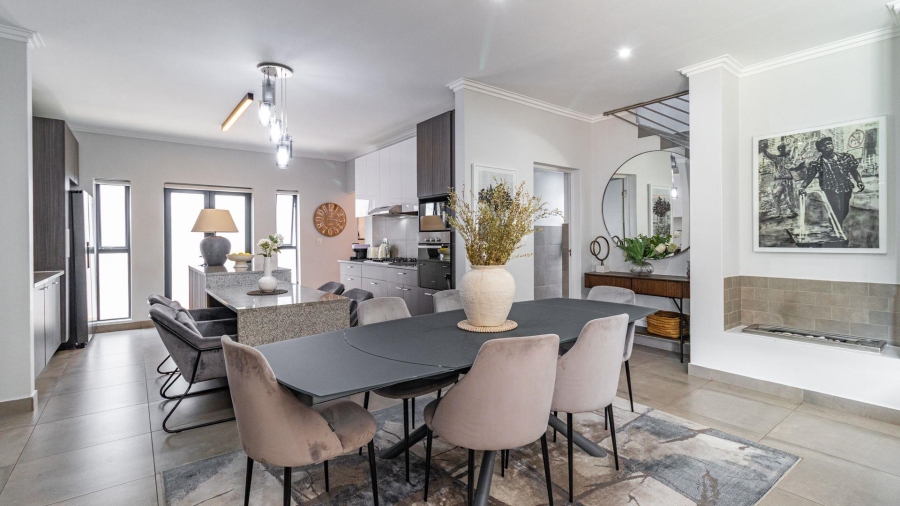 To Let 4 Bedroom Property for Rent in Bryanston Gauteng