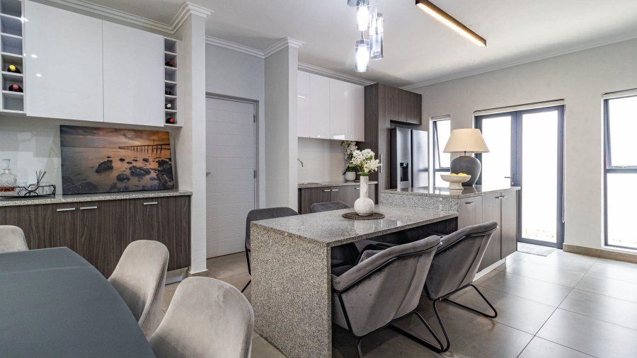 To Let 4 Bedroom Property for Rent in Bryanston Gauteng