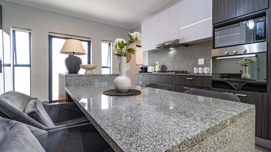 To Let 4 Bedroom Property for Rent in Bryanston Gauteng