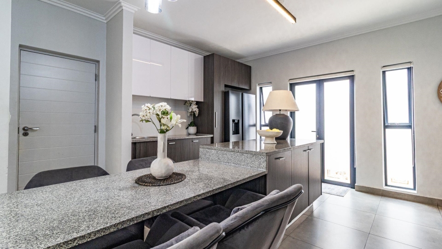 To Let 4 Bedroom Property for Rent in Bryanston Gauteng