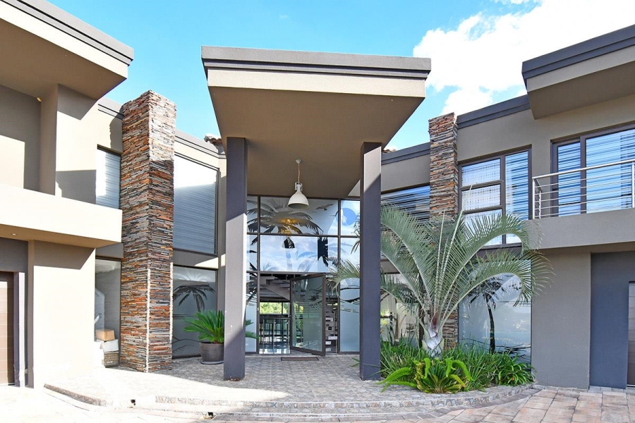 5 Bedroom Property for Sale in Blue Valley Golf Estate Gauteng