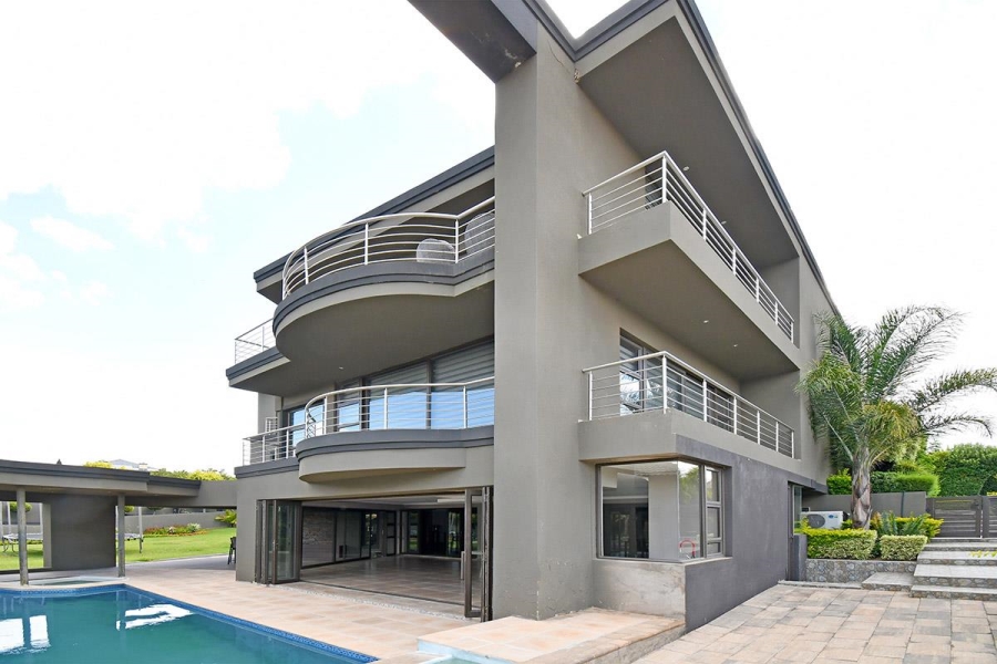 5 Bedroom Property for Sale in Blue Valley Golf Estate Gauteng