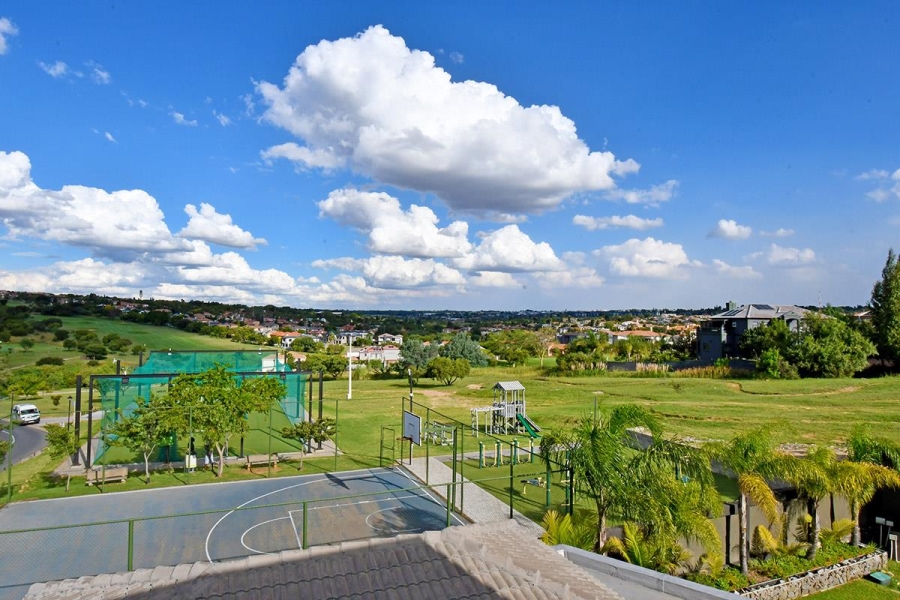 5 Bedroom Property for Sale in Blue Valley Golf Estate Gauteng