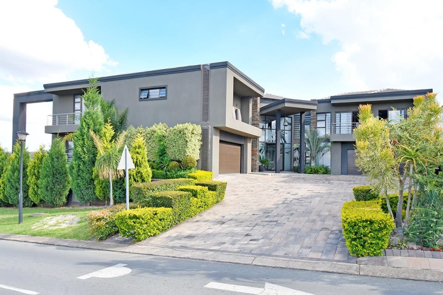 5 Bedroom Property for Sale in Blue Valley Golf Estate Gauteng