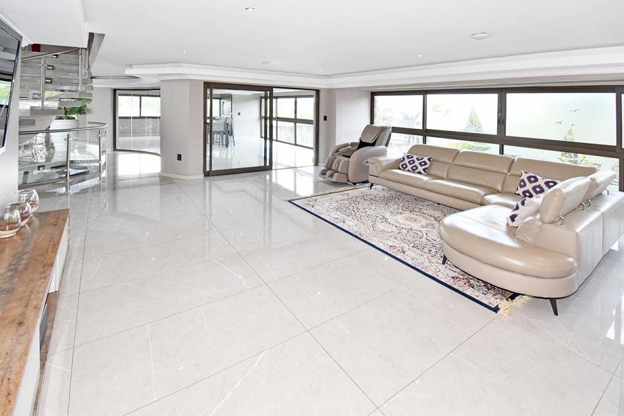 5 Bedroom Property for Sale in Blue Valley Golf Estate Gauteng