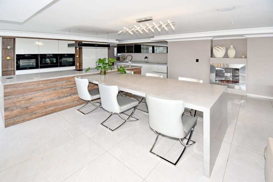 5 Bedroom Property for Sale in Blue Valley Golf Estate Gauteng