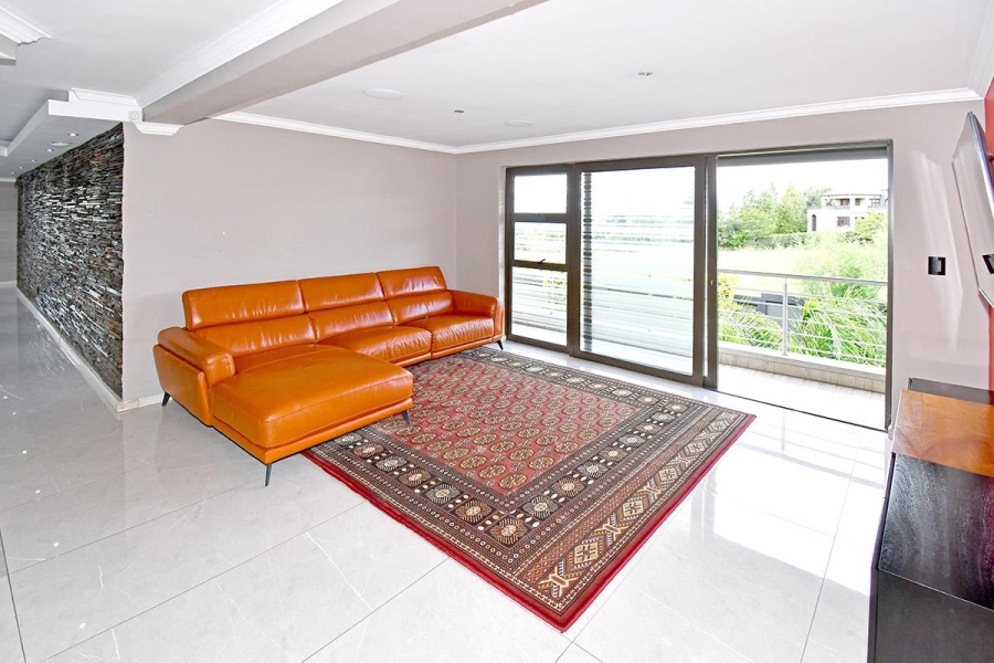 5 Bedroom Property for Sale in Blue Valley Golf Estate Gauteng