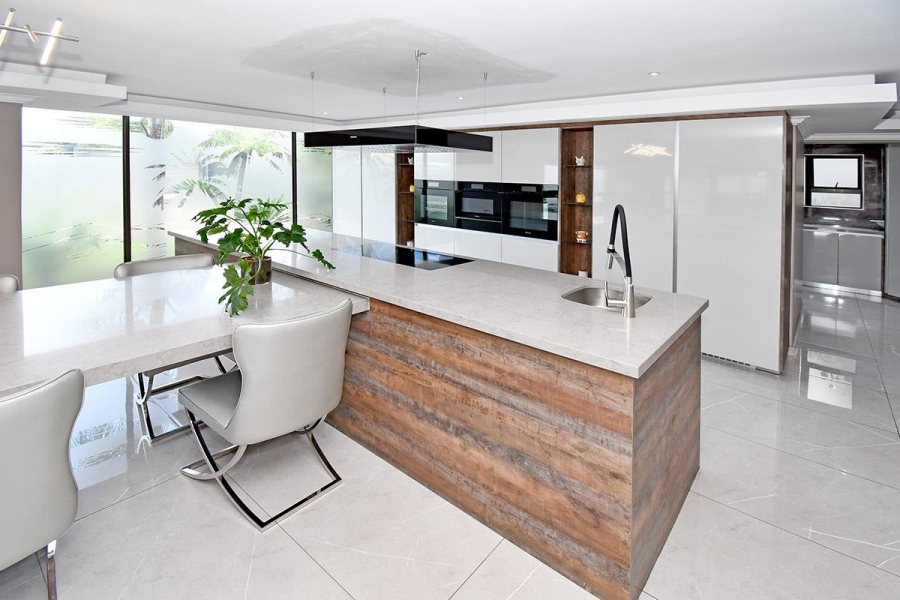 5 Bedroom Property for Sale in Blue Valley Golf Estate Gauteng