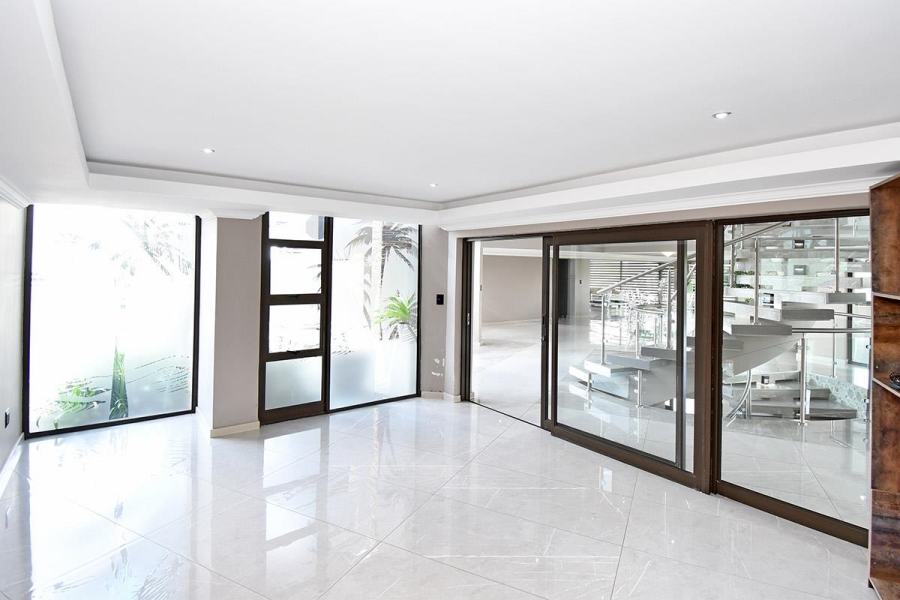 5 Bedroom Property for Sale in Blue Valley Golf Estate Gauteng