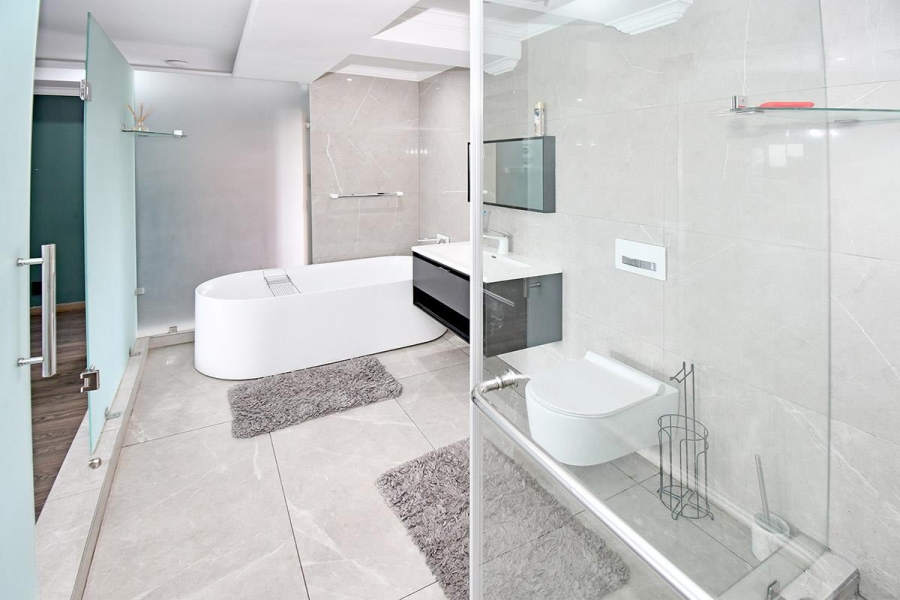 5 Bedroom Property for Sale in Blue Valley Golf Estate Gauteng