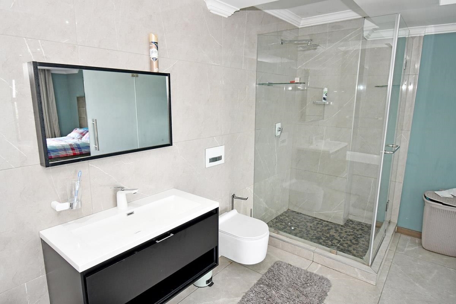 5 Bedroom Property for Sale in Blue Valley Golf Estate Gauteng