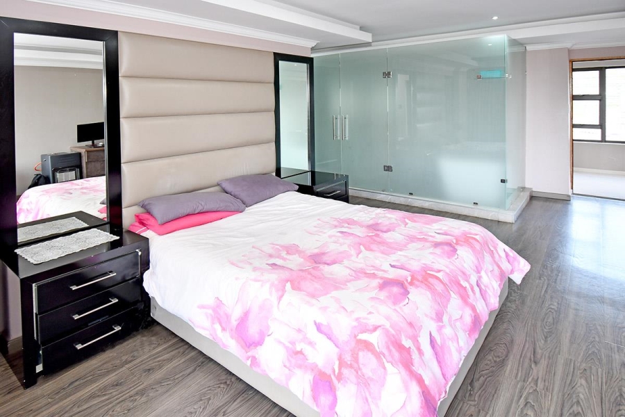 5 Bedroom Property for Sale in Blue Valley Golf Estate Gauteng