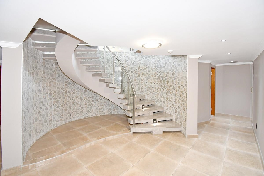 5 Bedroom Property for Sale in Blue Valley Golf Estate Gauteng