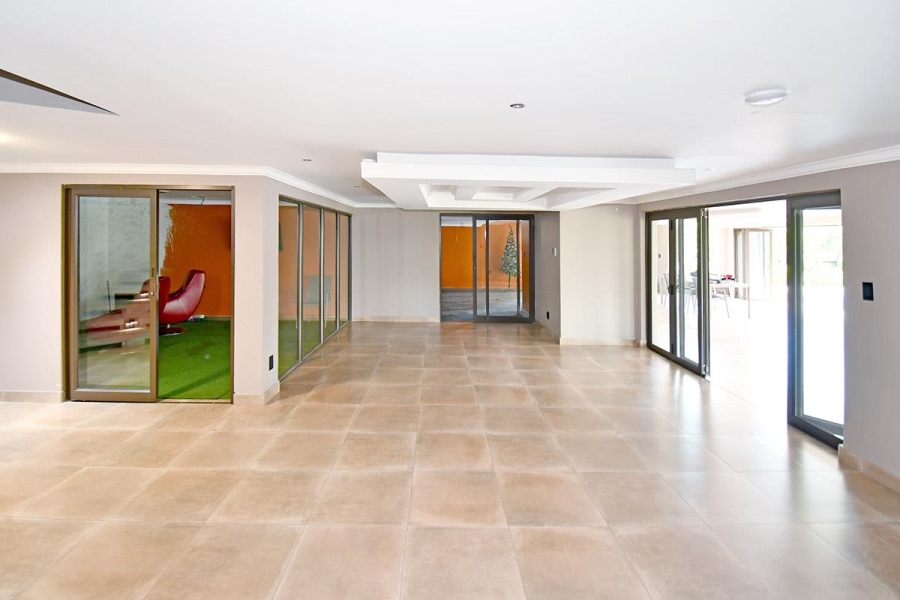 5 Bedroom Property for Sale in Blue Valley Golf Estate Gauteng