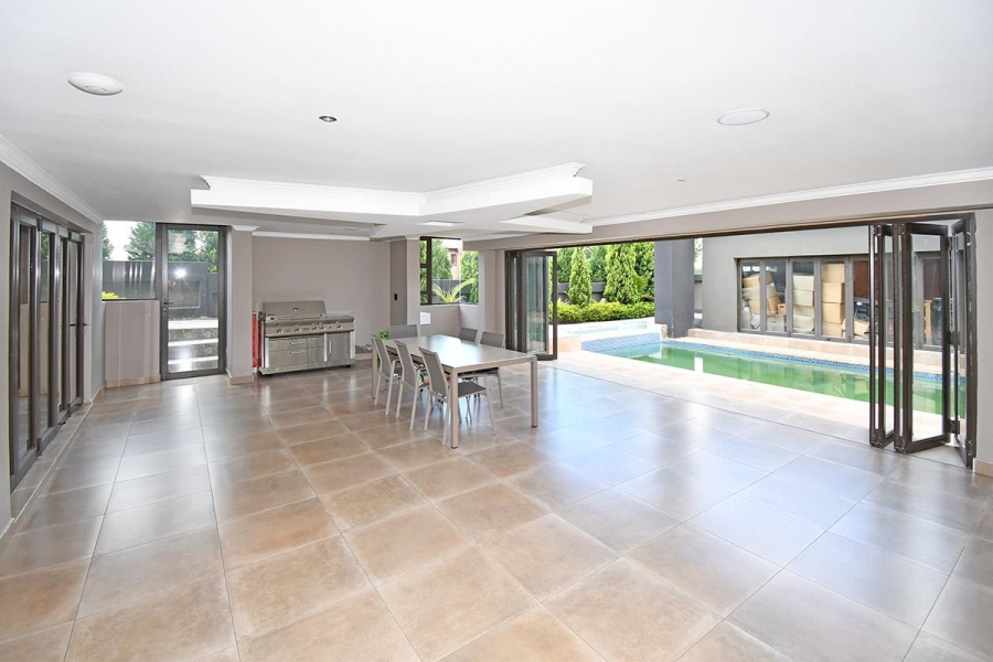 5 Bedroom Property for Sale in Blue Valley Golf Estate Gauteng