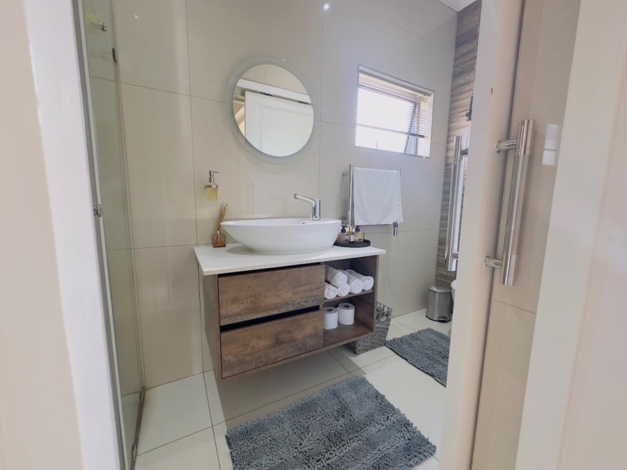 4 Bedroom Property for Sale in Blue Valley Golf Estate Gauteng