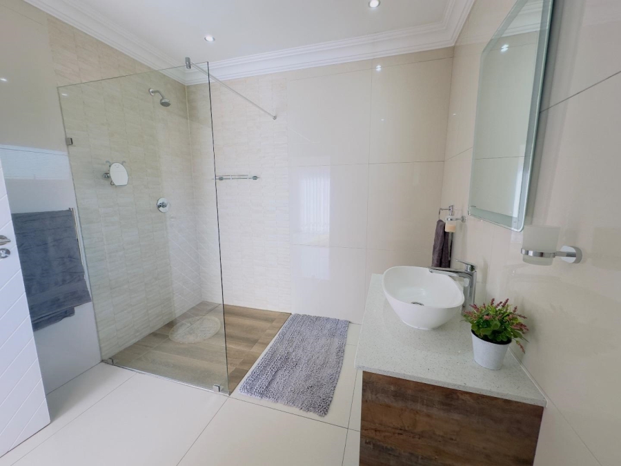 4 Bedroom Property for Sale in Blue Valley Golf Estate Gauteng