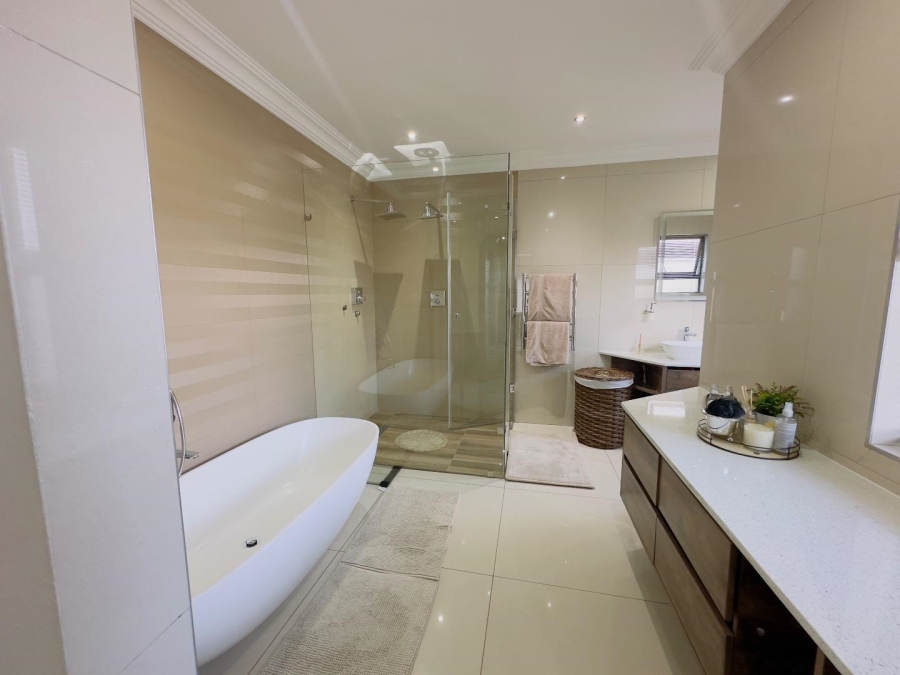 4 Bedroom Property for Sale in Blue Valley Golf Estate Gauteng