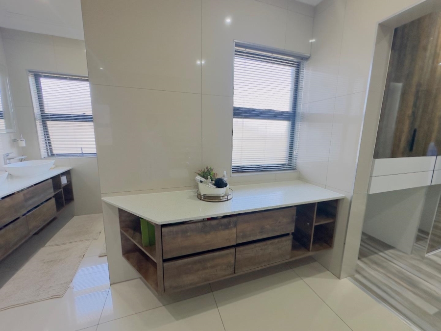 4 Bedroom Property for Sale in Blue Valley Golf Estate Gauteng