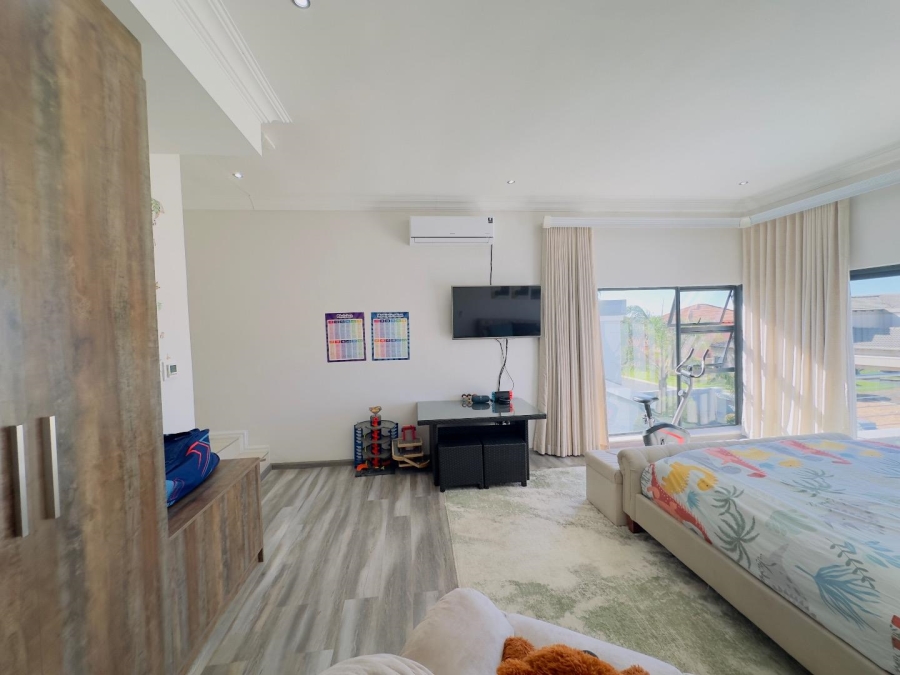 4 Bedroom Property for Sale in Blue Valley Golf Estate Gauteng