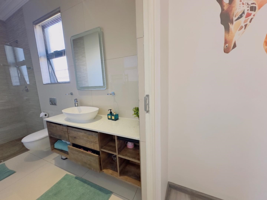 4 Bedroom Property for Sale in Blue Valley Golf Estate Gauteng