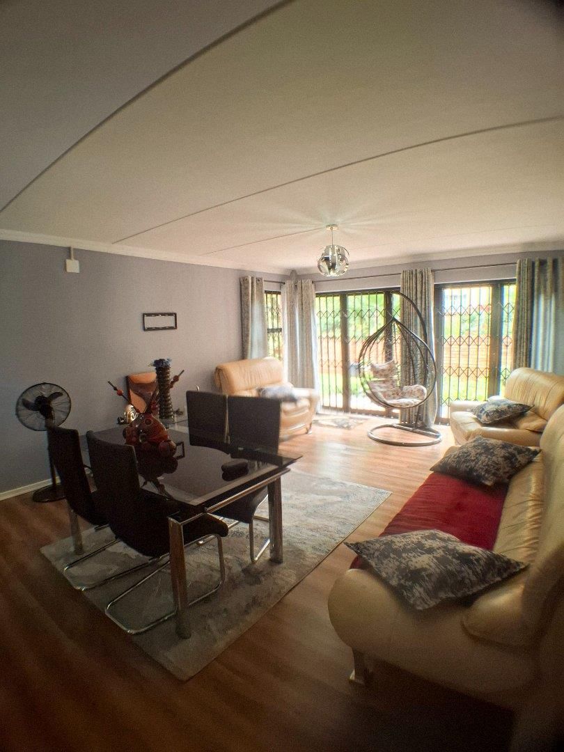 3 Bedroom Property for Sale in Elardus Park Gauteng