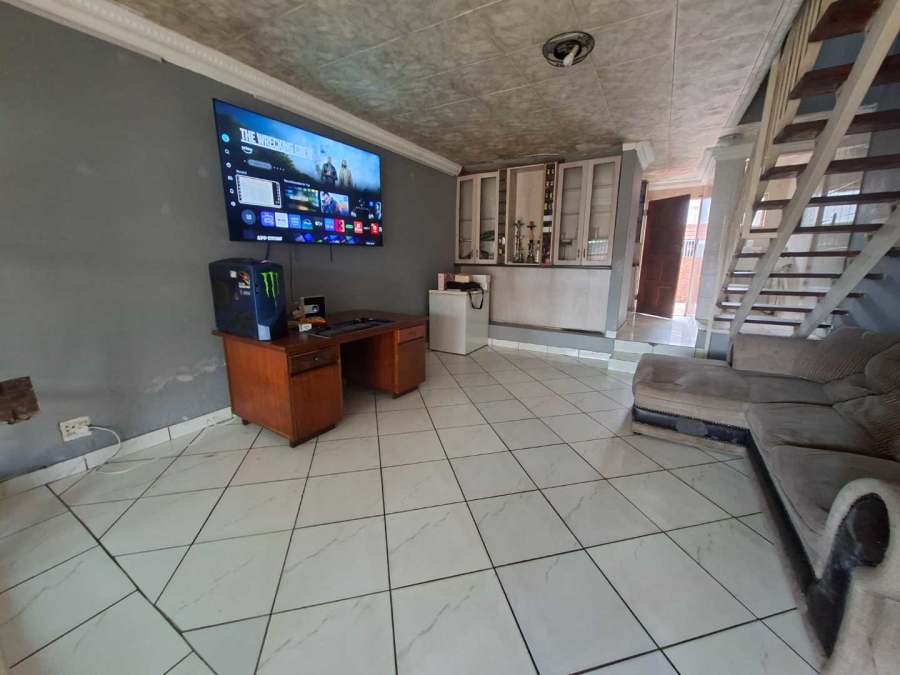 2 Bedroom Property for Sale in Claremont Gauteng