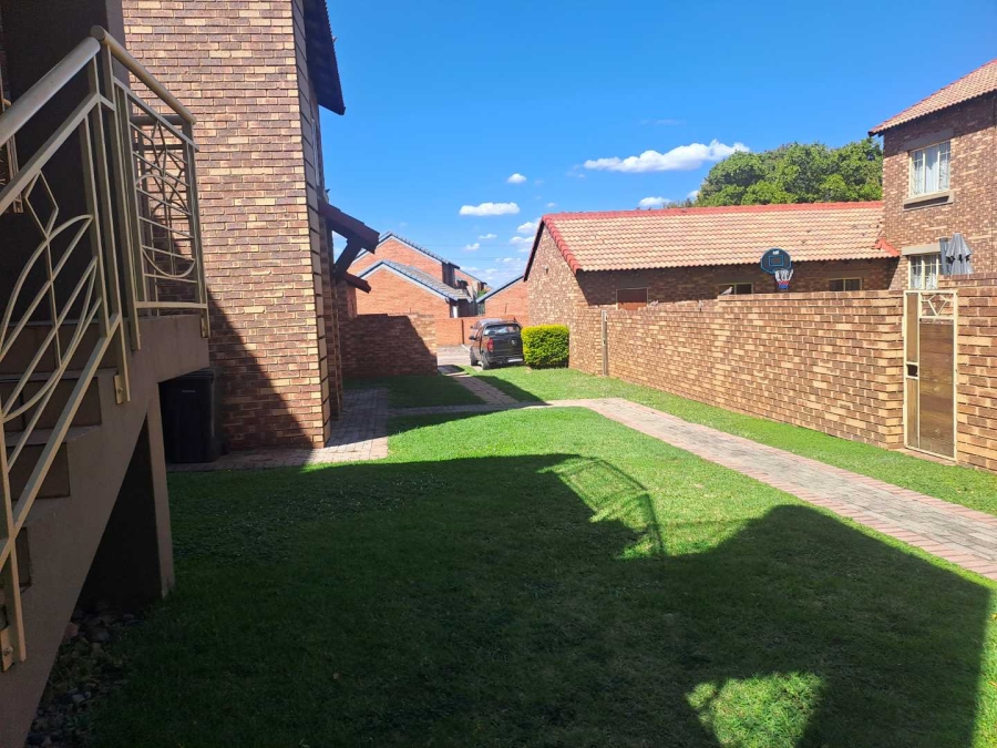 2 Bedroom Property for Sale in Eco Park Gauteng