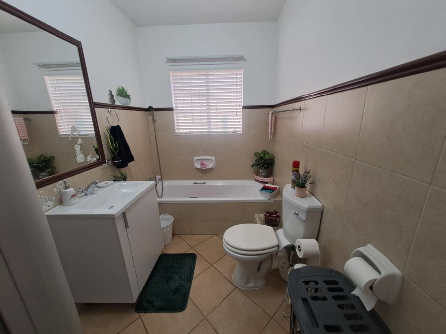 2 Bedroom Property for Sale in Eco Park Gauteng