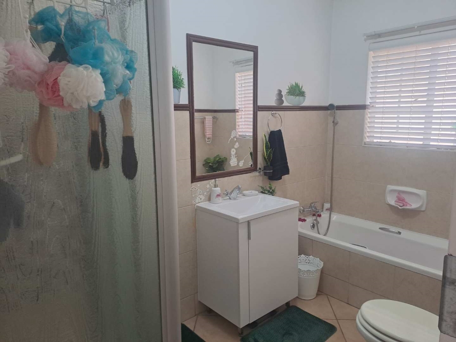 2 Bedroom Property for Sale in Eco Park Gauteng