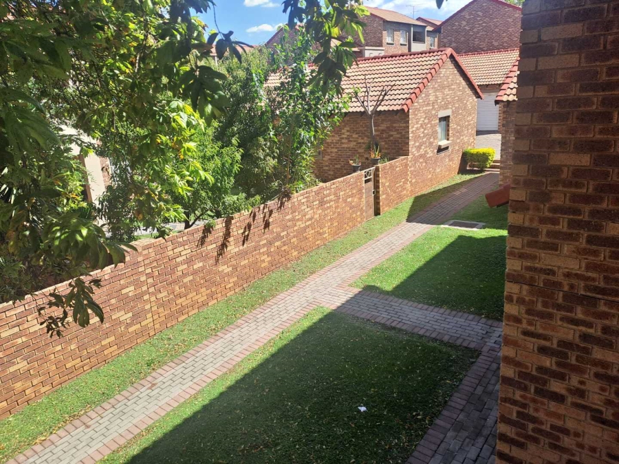 2 Bedroom Property for Sale in Eco Park Gauteng