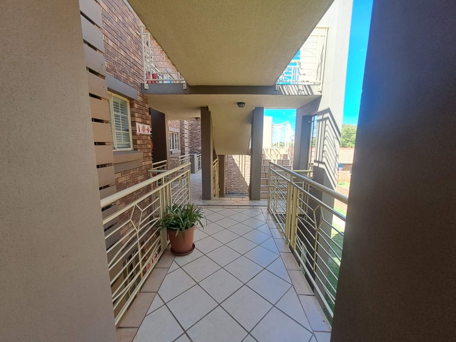 2 Bedroom Property for Sale in Eco Park Gauteng