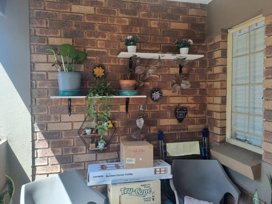 2 Bedroom Property for Sale in Eco Park Gauteng