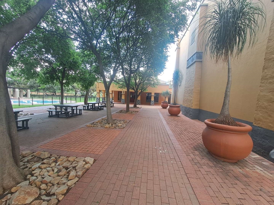 2 Bedroom Property for Sale in Eco Park Gauteng