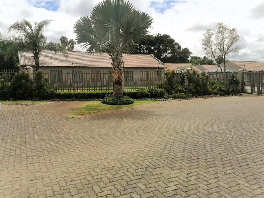 2 Bedroom Property for Sale in Eldorette Gauteng
