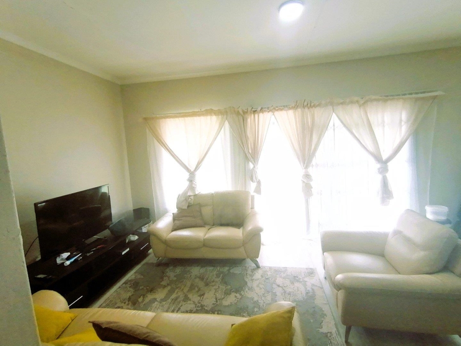 2 Bedroom Property for Sale in Eldorette Gauteng