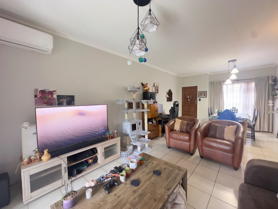 2 Bedroom Property for Sale in Equestria Gauteng