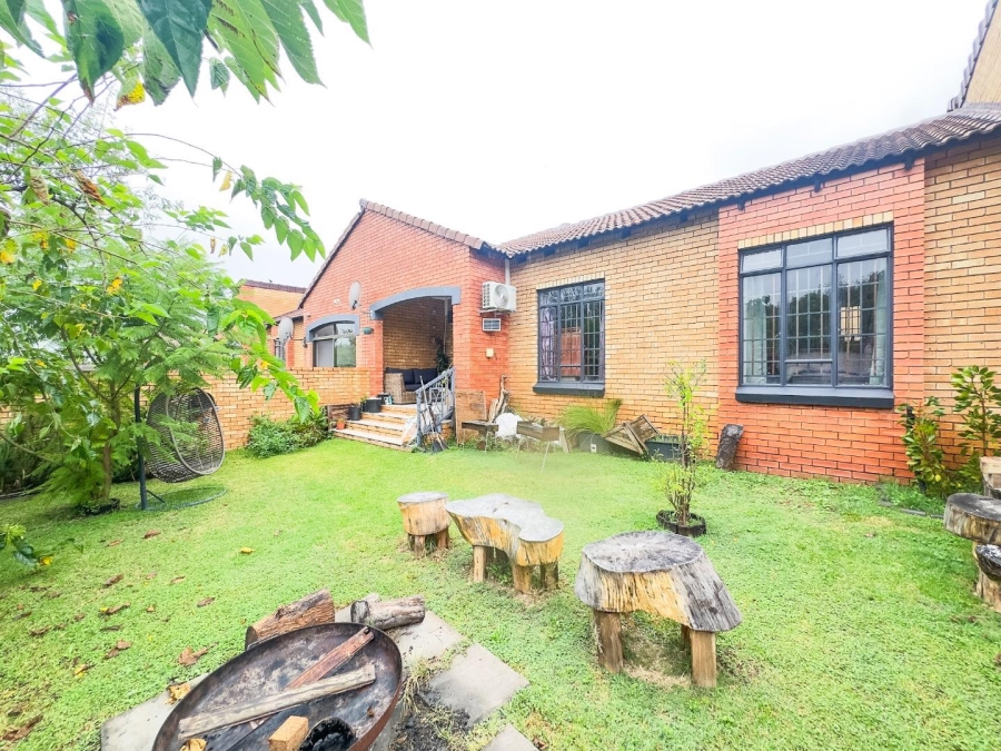 2 Bedroom Property for Sale in Equestria Gauteng